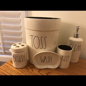 Rae Dunn Bathroom Set